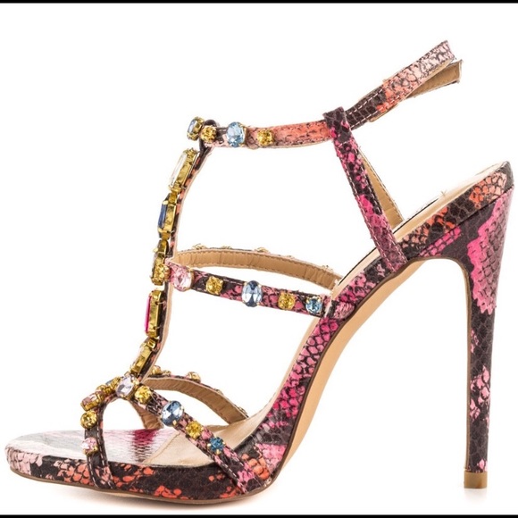 ｓｔｅｖｅ  ｍａｄｄｅｎ  ｍａｊｅｓｔｉｃ  ｄｒｅｓｓ  ｓａｎｄａｌｓ - Picture 5 of 6